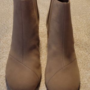 Ladies boots